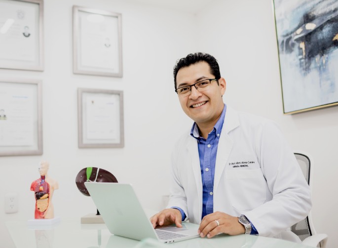 Dr. Mario Alberto Moreno Corrales