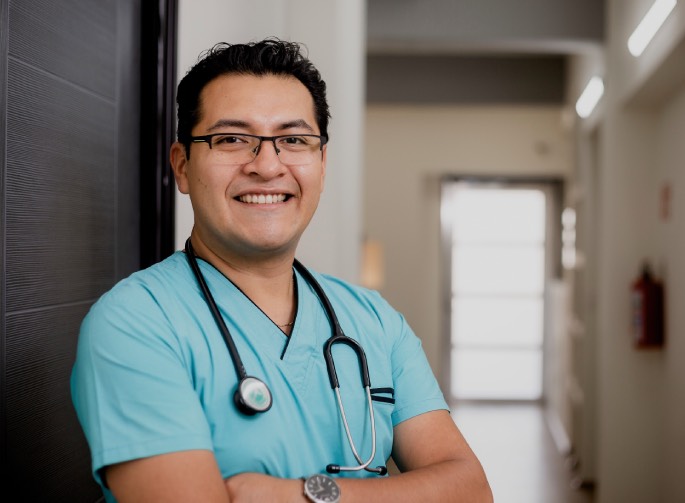 Dr. Mario Alberto Moreno Corrales